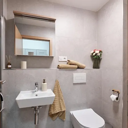 Homey 32 Apartment Komarov